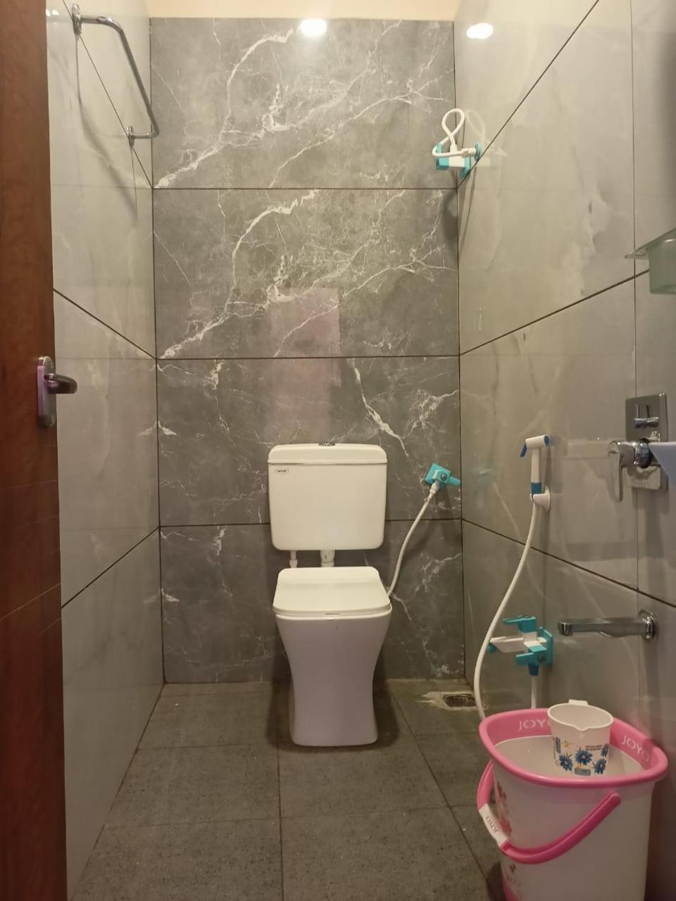 אויאיין Anant Home Stay מראה חיצוני תמונה